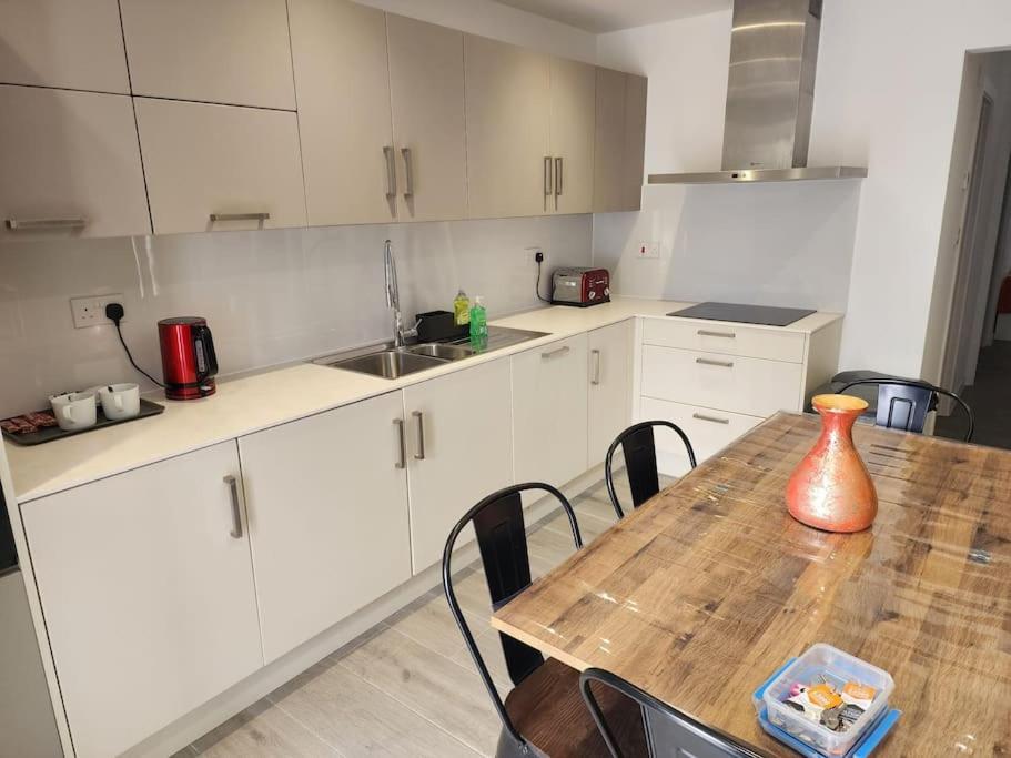 Paradigm Court, Modern 2-Bedroom Apartment F2, Oksford Zewnętrze zdjęcie